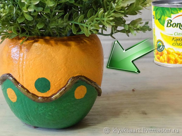 Идеи цветочных горшков из колготок и консервных банок