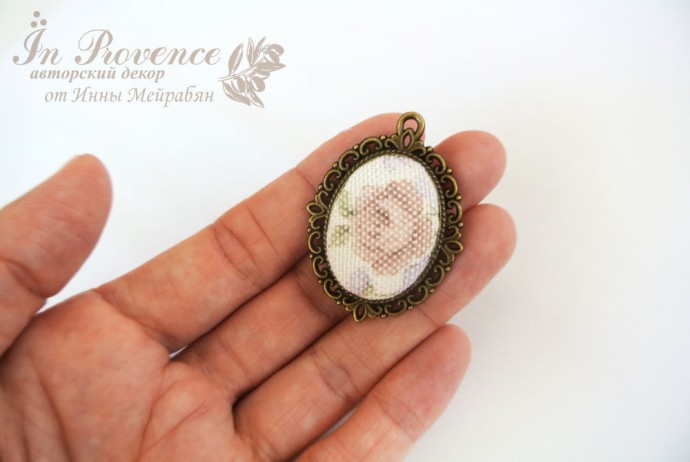 Чем заменить недостающий кабошон за 5 минут