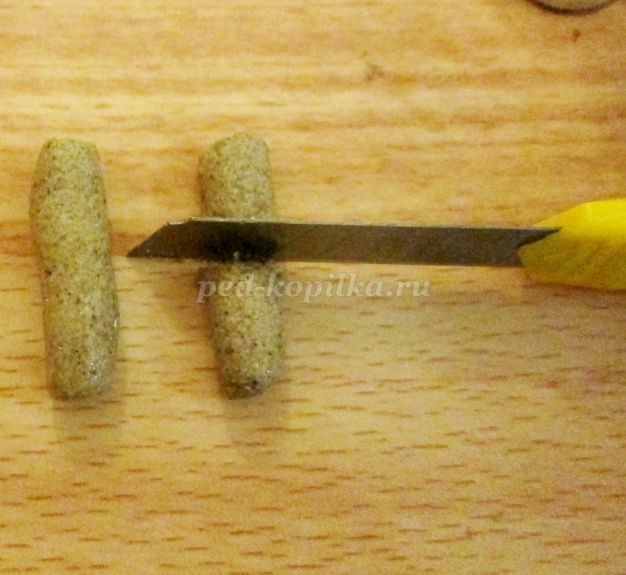 Ёлочная игрушка "Дед Мороз из опилок": часть 2