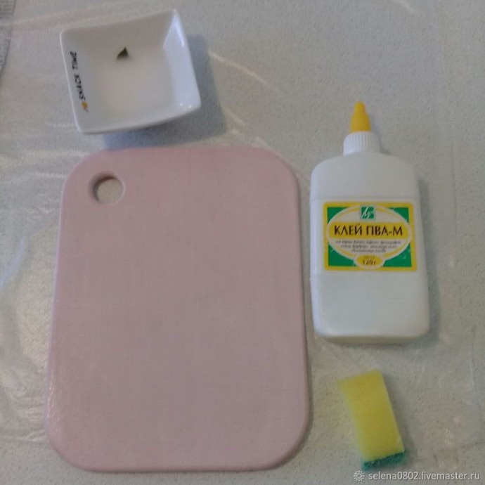 Декорируем разделочную доску в технике декупаж с эффектом кракелюр: часть 1