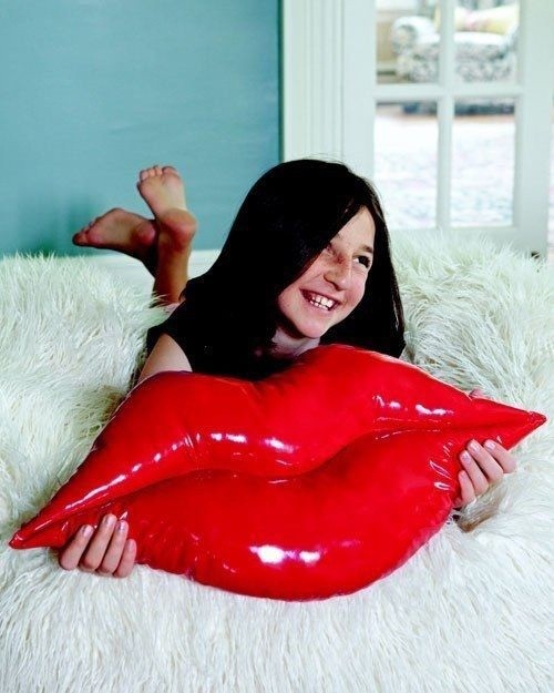 Шьем подушку "Горячие губы"