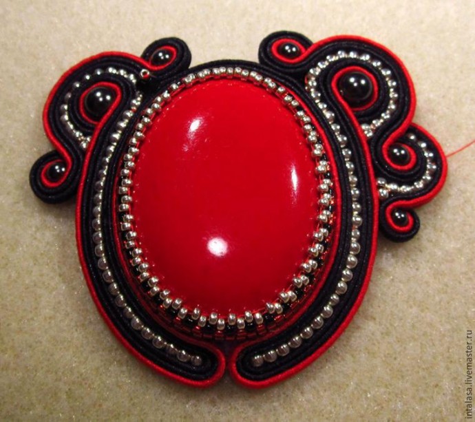 Создаем колье в технике сутажной вышивки: часть 3