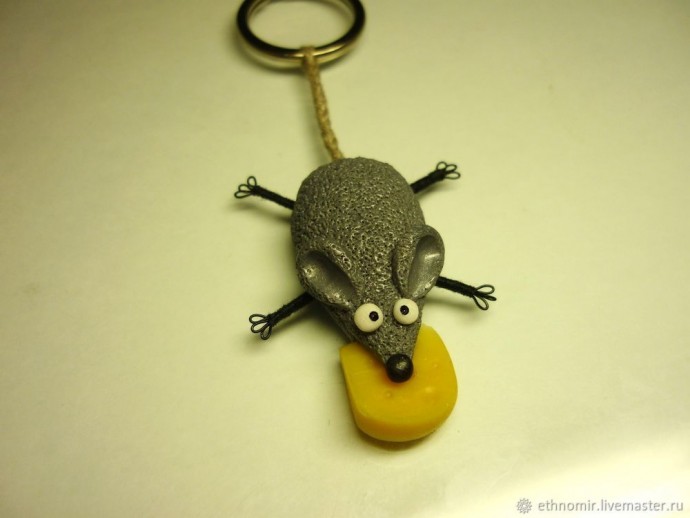 Мастер-класс по изготовлению брелока "Мышь": часть 3
