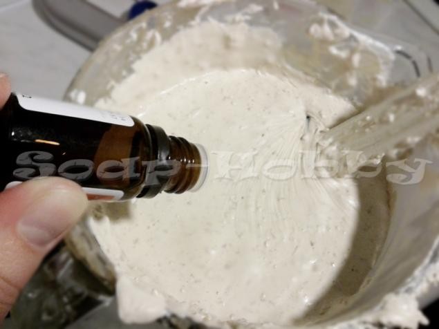 Молочное мыло с нуля с добавлением мёда и овсянки: часть 2