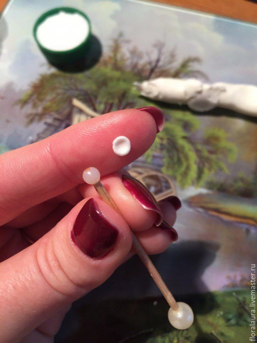 Мастер-класс по лепке сережек "Белые мишки в колпачках": часть 1