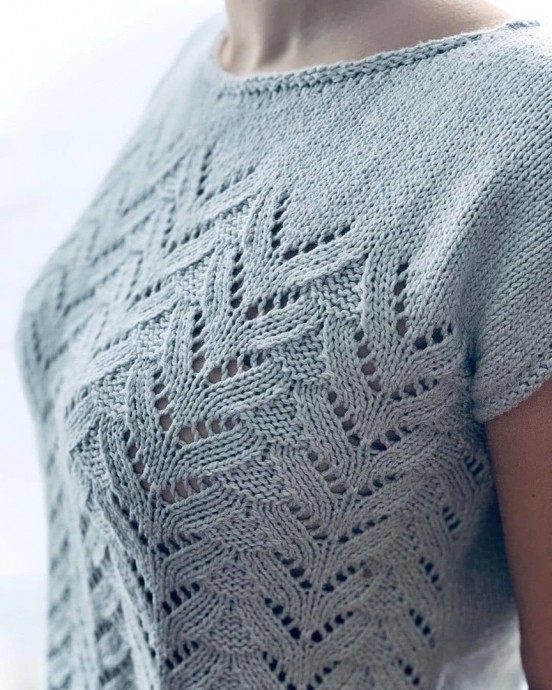 Ажурный топ с узором "Ёлочка" спицами