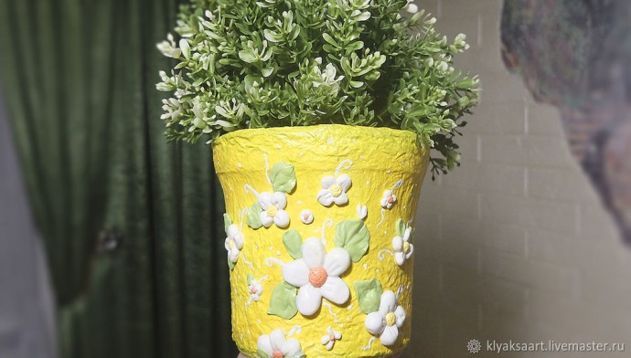 Мастерим сказочный горшок из пластикового ведерка