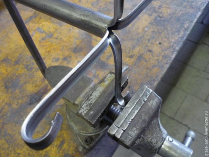 Превращаем ржавую трубу в основание светильника: часть 1