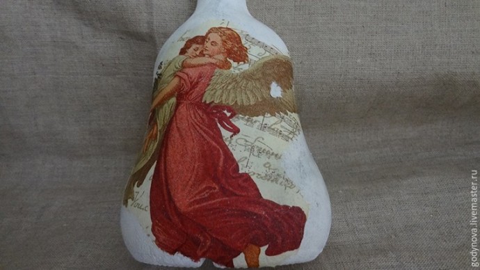 Мастер-класс: декор бутылки для святой воды в технике декупаж, часть 2