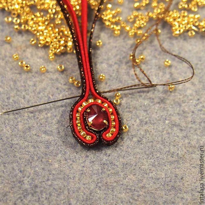 Делаем сутажную брошь "Аленький цветочек": часть 2