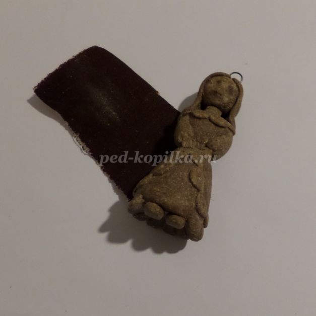 Ёлочная игрушка "Белоснежка из опилок": часть 3