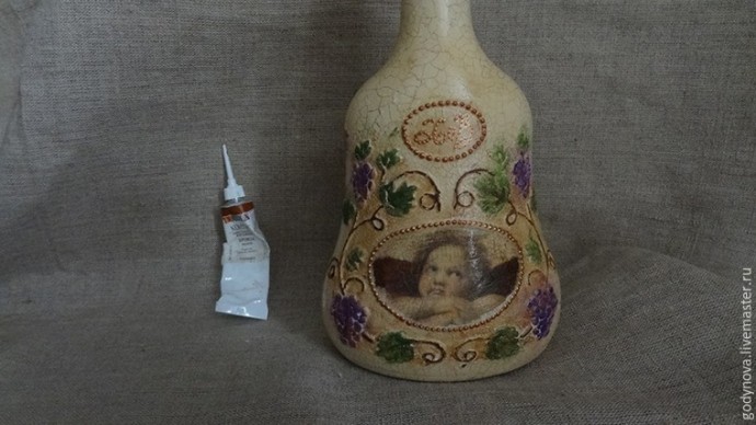Мастер-класс: декор бутылки для святой воды в технике декупаж, часть 3