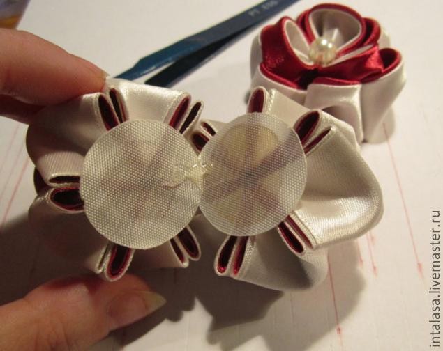 Сборка объемного букета в технике канзаши