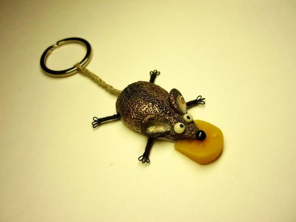 Мастер-класс по изготовлению брелока "Мышь": часть 3