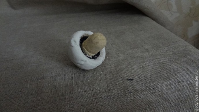 Мастер-класс: декор бутылки для святой воды в технике декупаж, часть 4