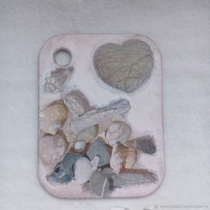 Декорируем разделочную доску в технике декупаж с эффектом кракелюр: часть 2