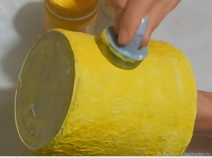 Мастерим сказочный горшок из пластикового ведерка