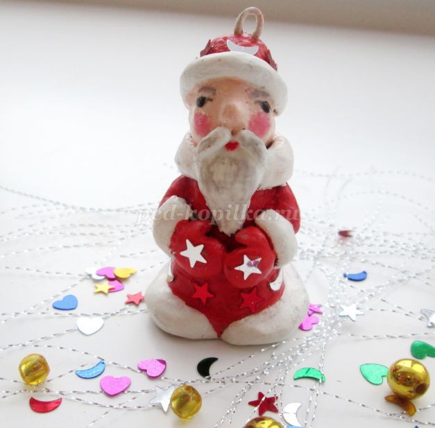 Ёлочная игрушка "Дед Мороз из опилок": часть 3