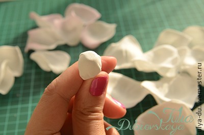 Делаем распустившуюся розу "Paris" из фоамирана: часть 2