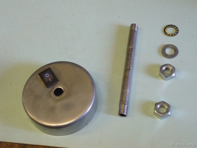 Изготавливаем настольный светильник из стеклянной бутылки: часть 2