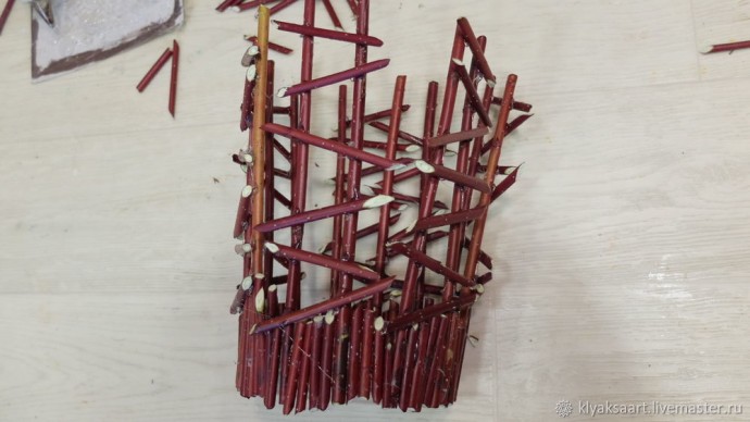 Две простых идеи создания корзинок из веток своими руками