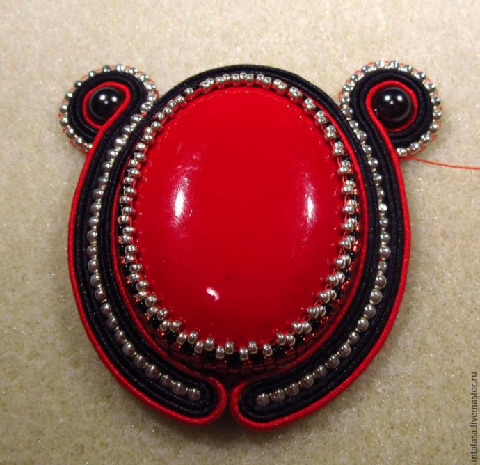 Создаем колье в технике сутажной вышивки: часть 3