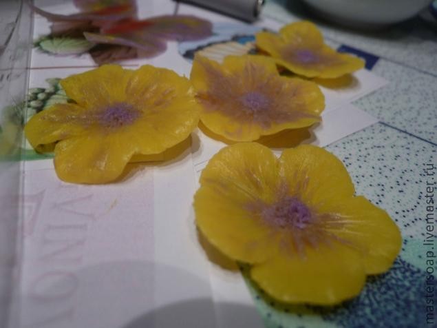 Мастер-класс мыльного букета "Цветочная поляна": часть 2