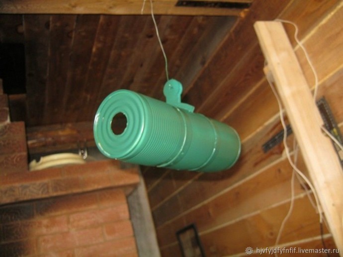 Создаем рабочую настольную лампу из консервных банок