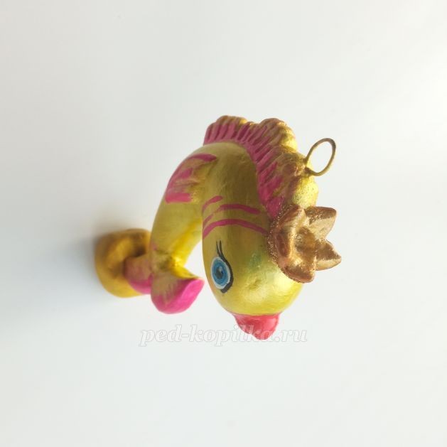 Ёлочная игрушка "Золотая рыбка из опилок": часть 3