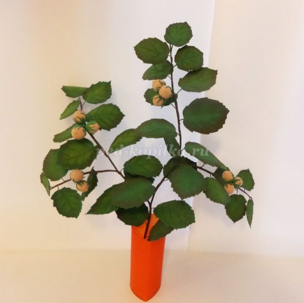 Осенняя ветка из фоамирана: часть 2