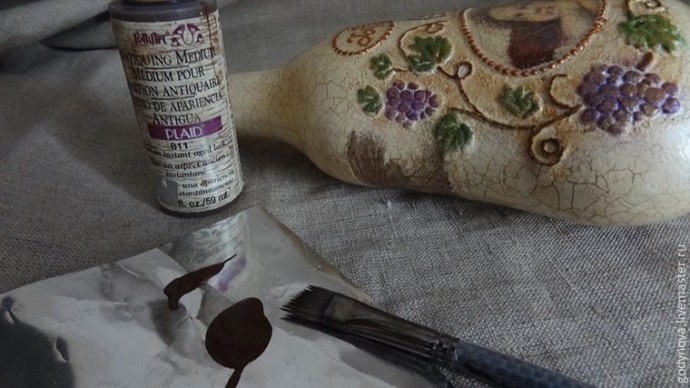 Мастер-класс: декор бутылки для святой воды в технике декупаж, часть 3