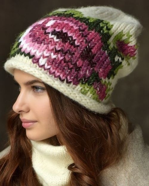 Необыкновенно нежные и женственные шапочки с цветами