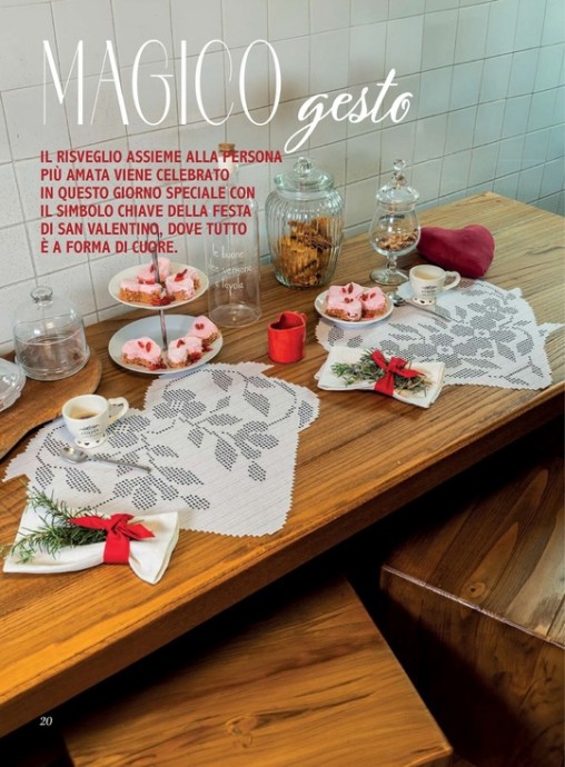 Сердечные салфетки и кайма с сердечками в филейной технике крючком