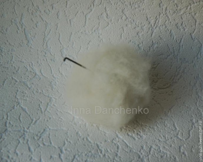 Снеговик под ёлочку в технике сухого валяния шерсти: часть 1