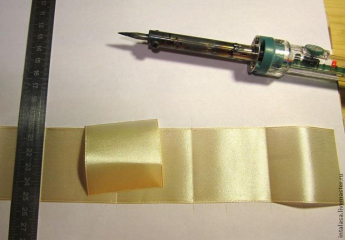 Создаем резиночку для волос в технике канзаши: часть 1