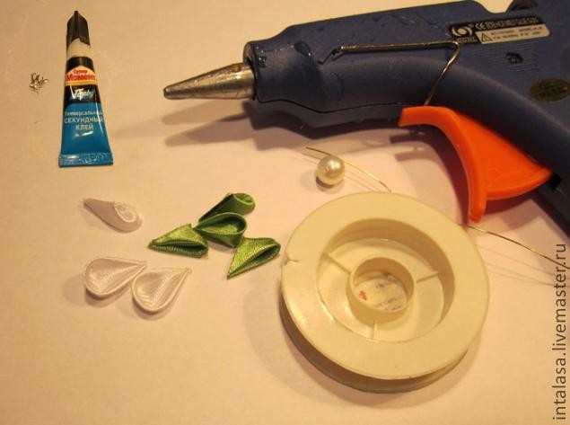 Сборка бутона в технике канзаши