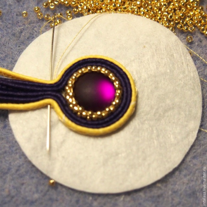 Делаем сережки в технике сутажной вышивки: часть 1