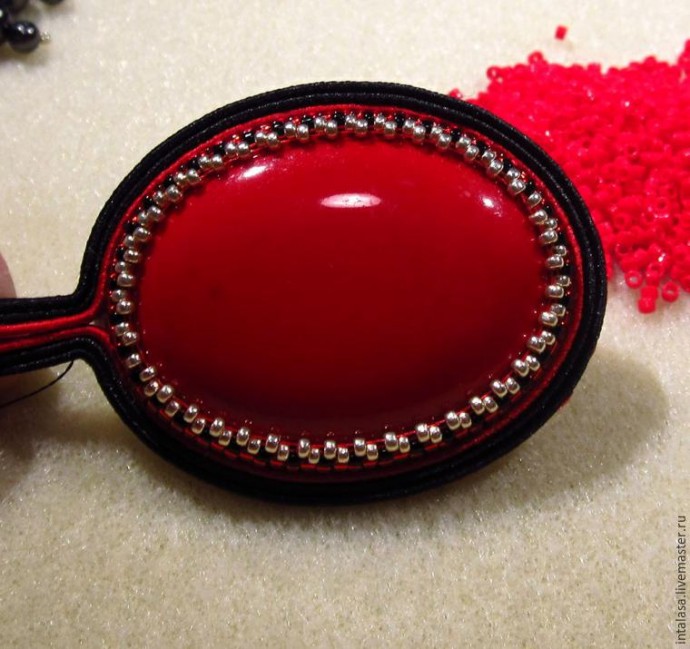 Создаем колье в технике сутажной вышивки: часть 2