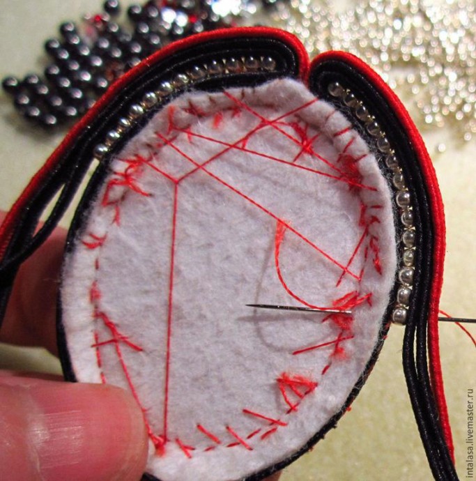 Создаем колье в технике сутажной вышивки: часть 2