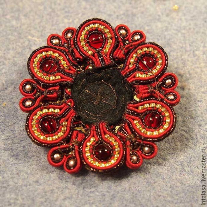 Делаем сутажную брошь "Аленький цветочек": часть 3