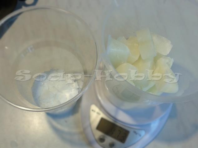 Молочное мыло с нуля с добавлением мёда и овсянки: часть 1
