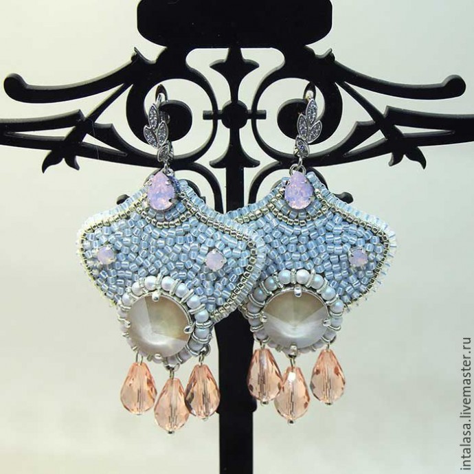 Вышиваем сережки "Лепестки сакуры": часть 2