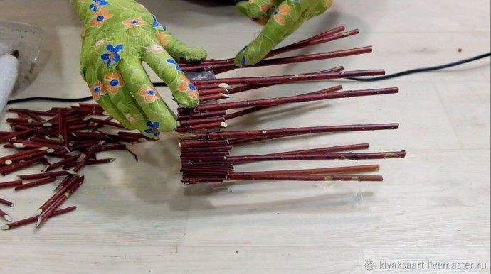 Две простых идеи создания корзинок из веток своими руками