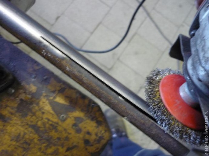 Превращаем ржавую трубу в основание светильника: часть 1