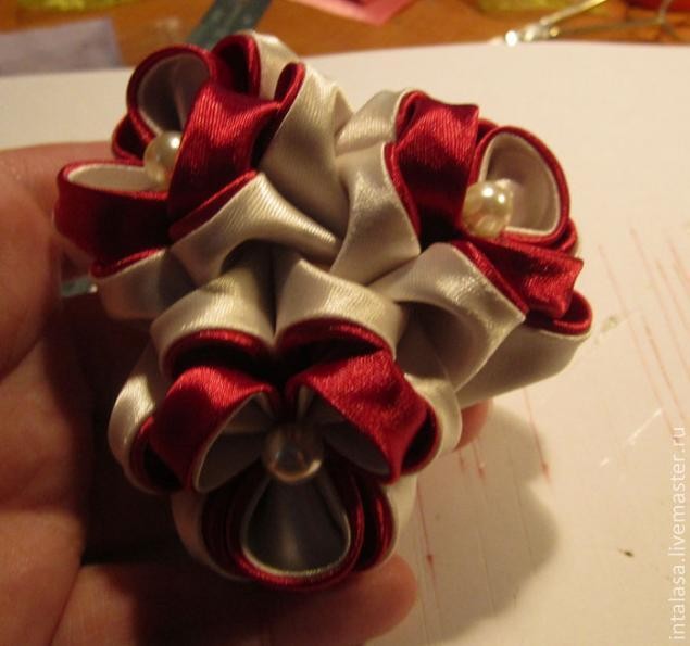 Сборка объемного букета в технике канзаши