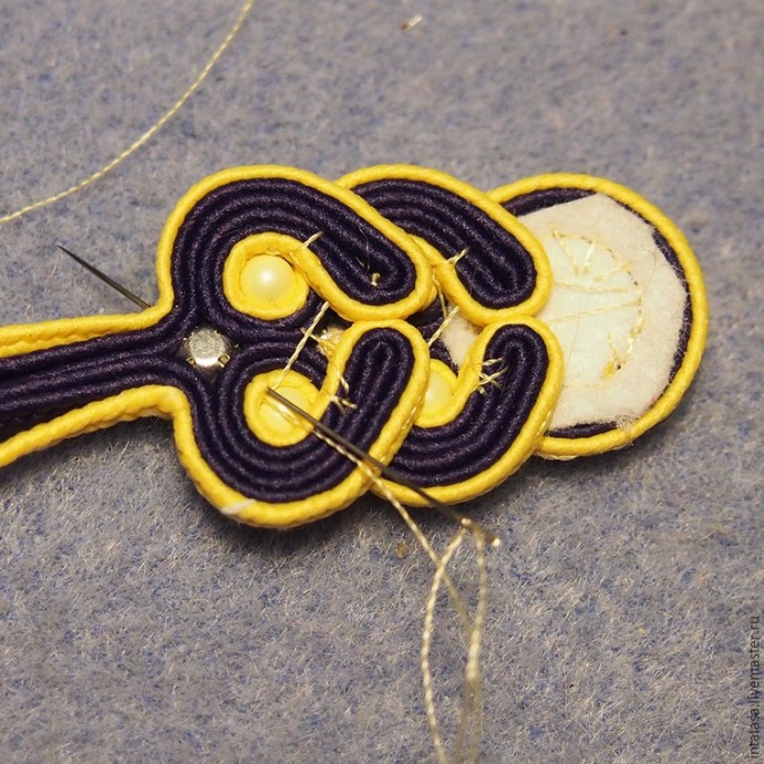 Делаем сережки в технике сутажной вышивки: часть 3