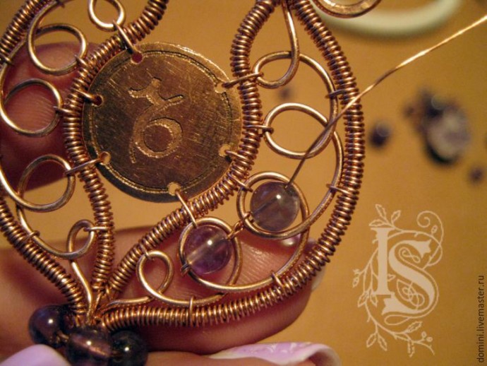Делаем ключ для Козерога в технике wire work: часть 3
