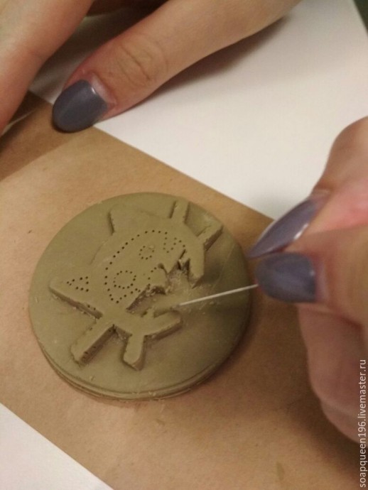 Как сделать свой фирменный ударный штамп для мыла