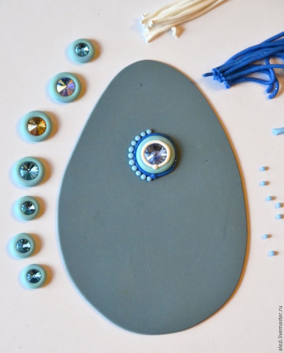 Брошь "Якорь" из ювелирных камней Swarovski и полимерной глины: часть 1