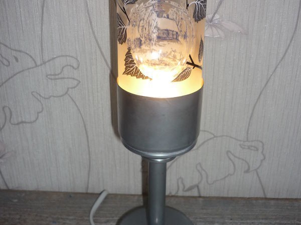 Изготавливаем настольный светильник из стеклянной бутылки: часть 2